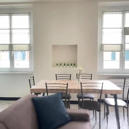 C Moderno Soleggiato Vista Cattedrale Διαμέρισμα *