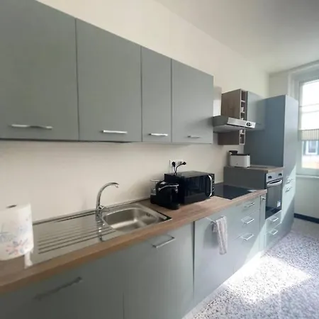 C Moderno Soleggiato Vista Cattedrale ジェノヴァ