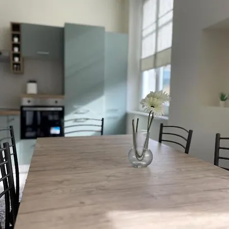 C Moderno Soleggiato Vista Cattedrale アパート *